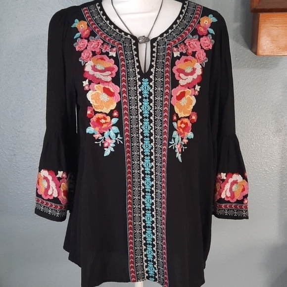 Andree Boho Chic Belle Sleeve Embroidered Blouse - Picture 5 of 6